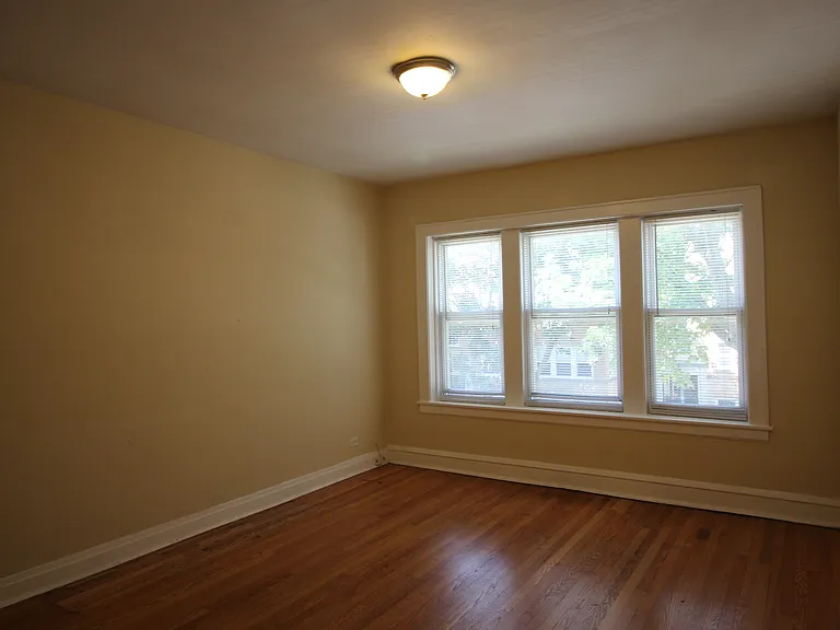 4029 N Monticello Ave — Photo 8