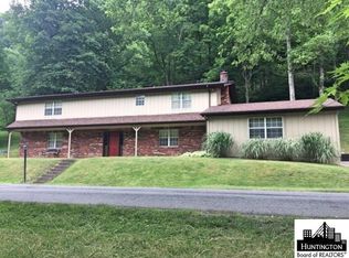 457 Saunders Creek Rd, Milton, WV 25541