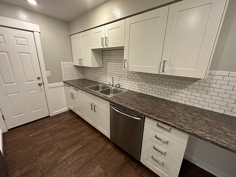 5253 Meade St #5253 — Photo 3