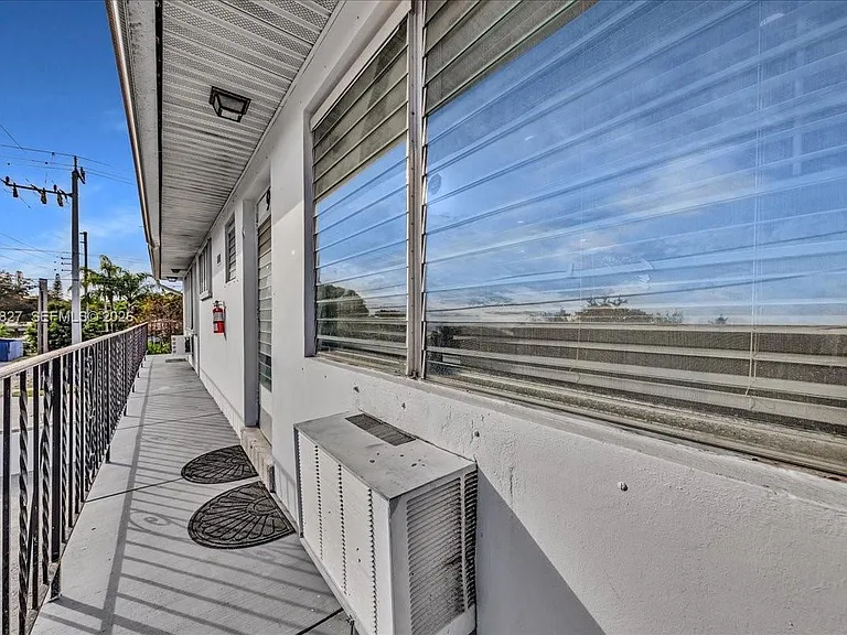 707 S 19th Ave #9 — Photo 19