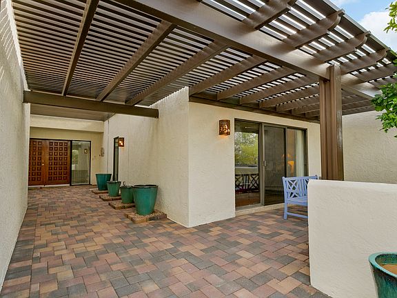2nd image of 7554 N Palm Cir