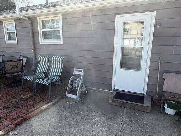 4th image of 6395 Easton St NE