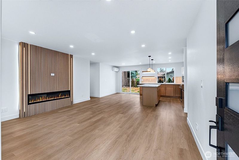 5th image of 3035 18th Street SE