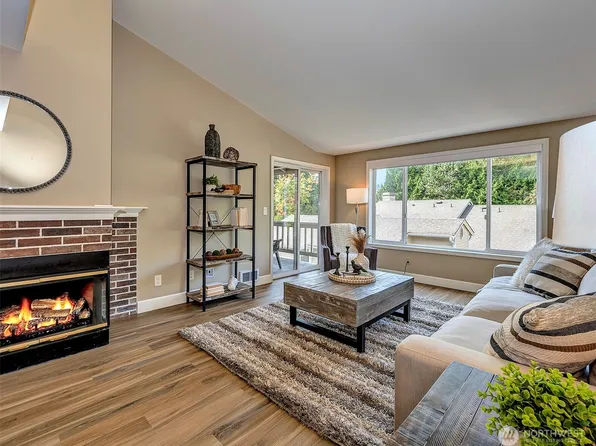432 3rd Avenue S #B203, Edmonds, WA 98020