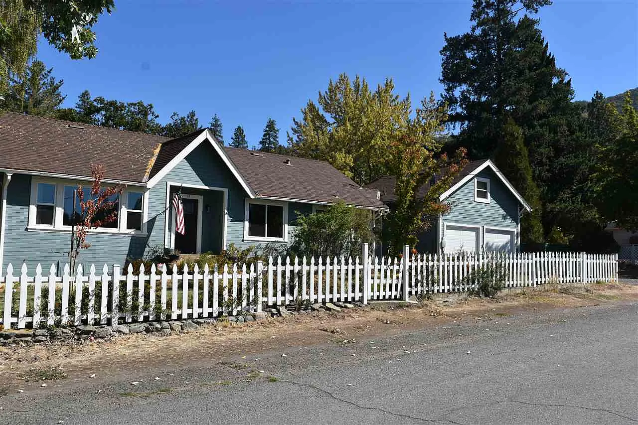 19 Sterling St photo 1