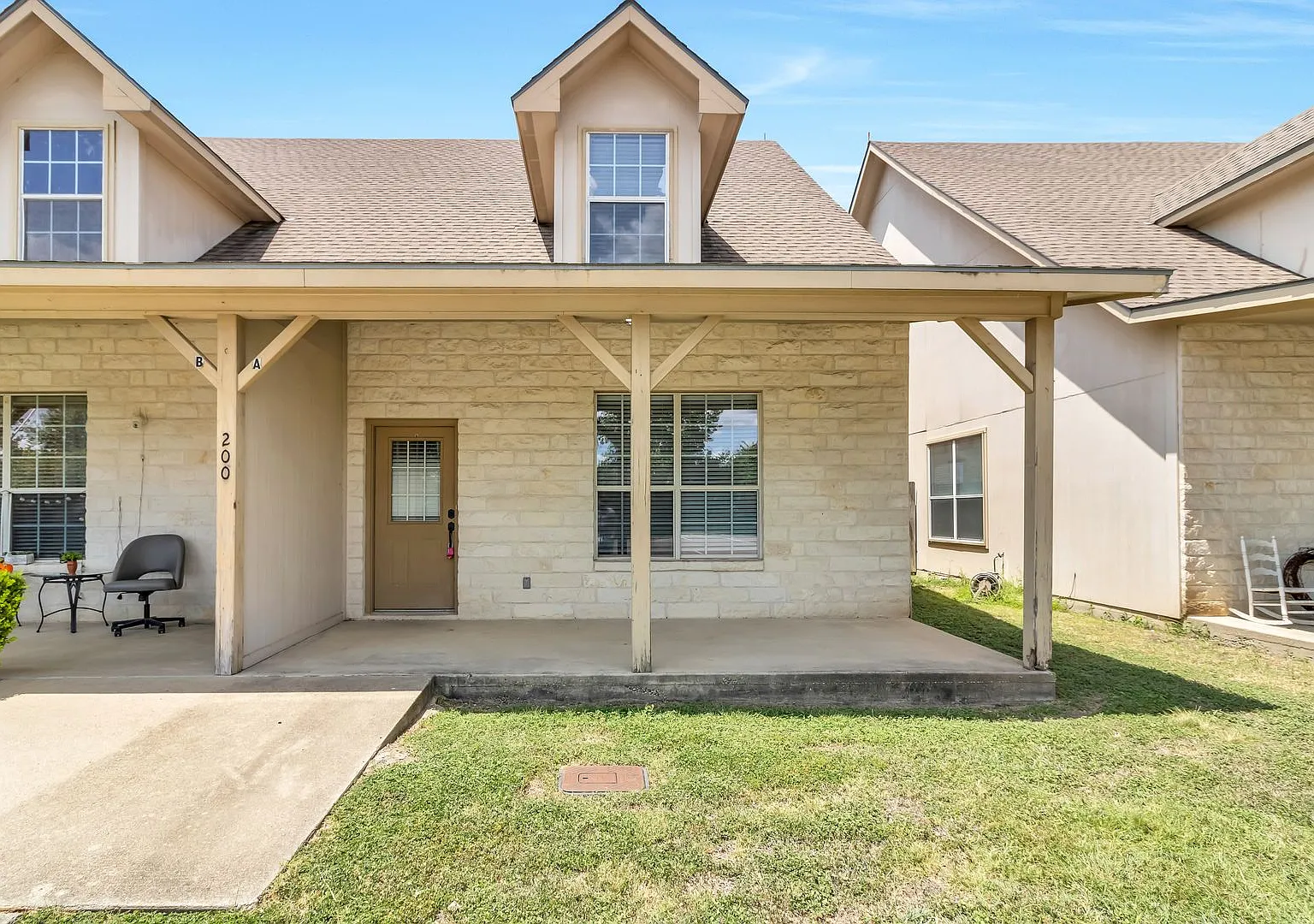 200 Sandstone Drive AB — Photo 1