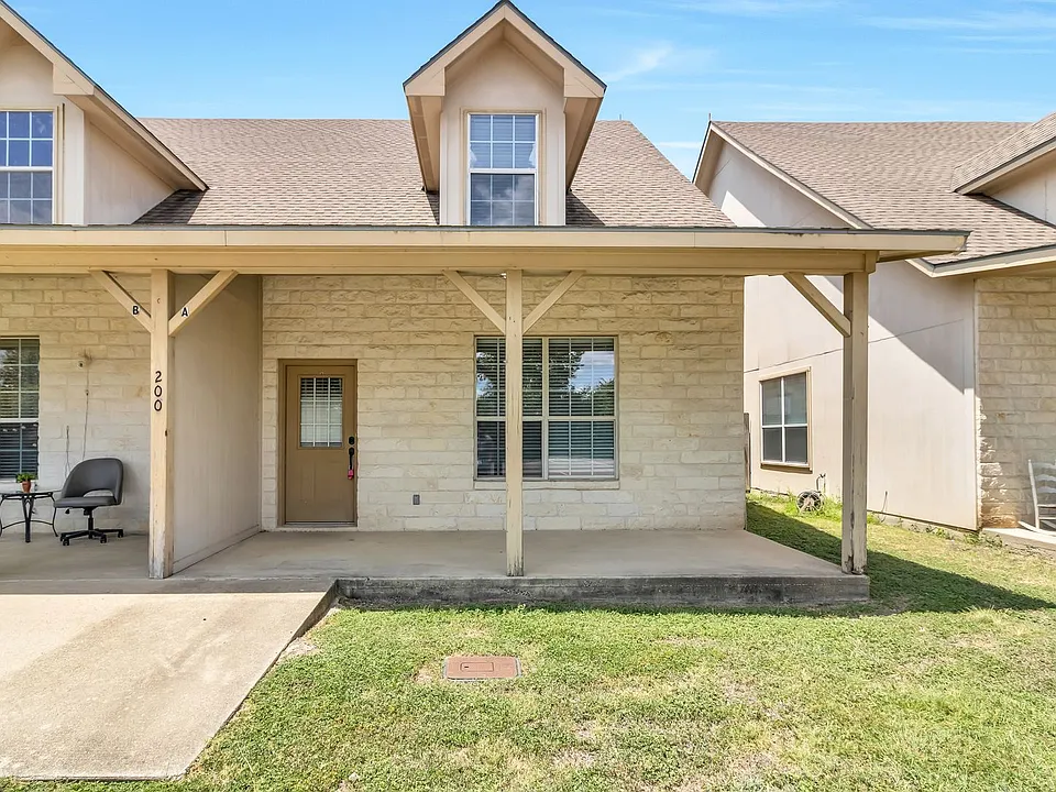 200 Sandstone Dr