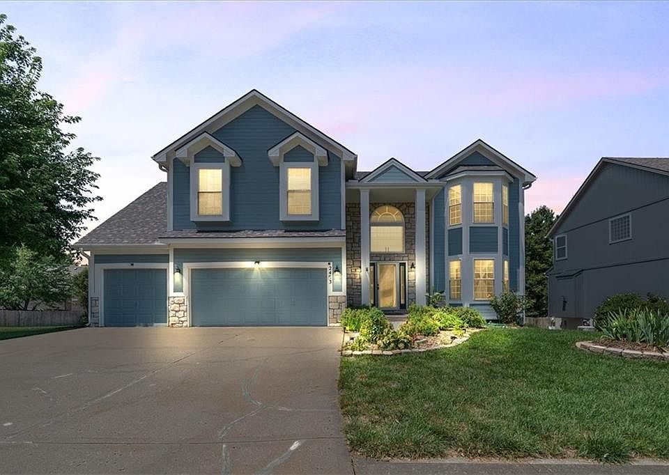 1st image of 2403 NW Cove Dr