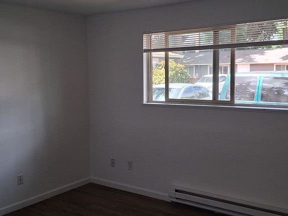 5th image of 637-671 SE 190th Ave