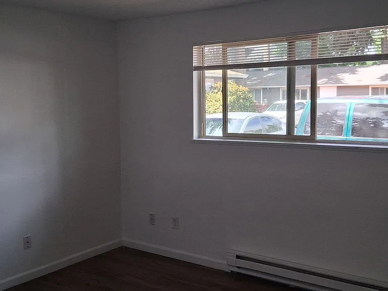Zion Court 18 plex — Photo 5