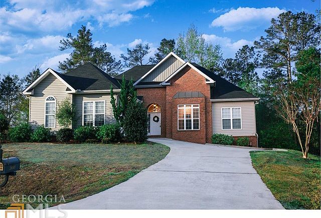2nd image of 308 Winslow Ct