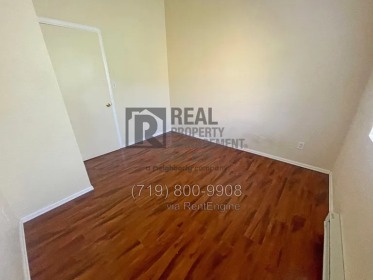 1713 Oakshire Ln #D — Photo 8
