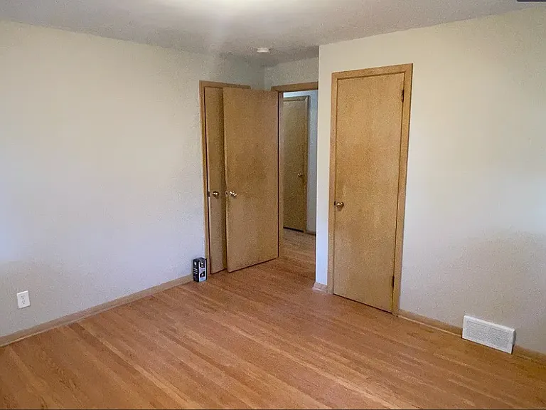 6015 Newton Ave S — Photo 11
