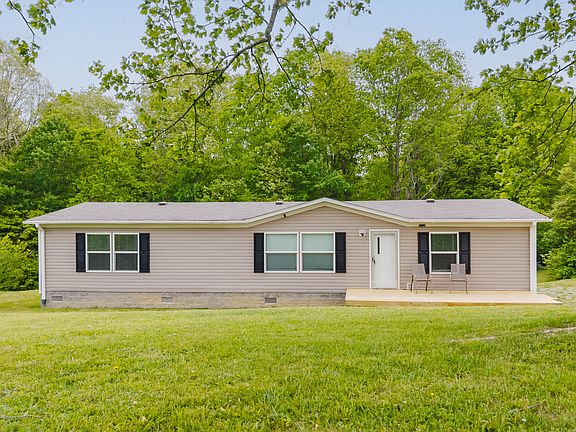 3rd image of 584 Casey Rd
