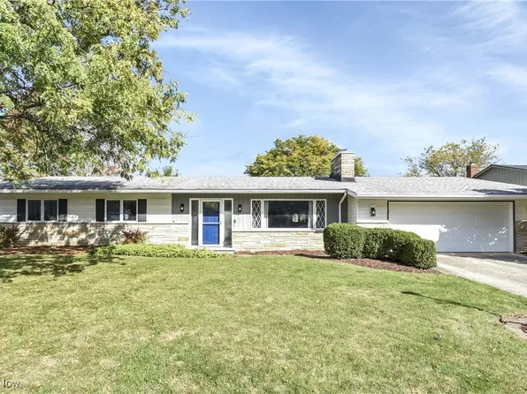 16486 S Red Rock Dr, Strongsville, OH 44136