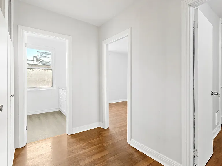 481 Besserer St #1 — Photo 15