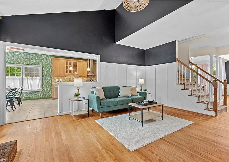 1st image of 105 Barrister Ln