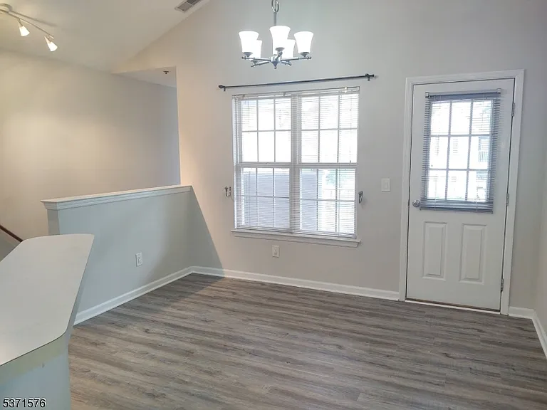 5912 Tudor Dr — Photo 6