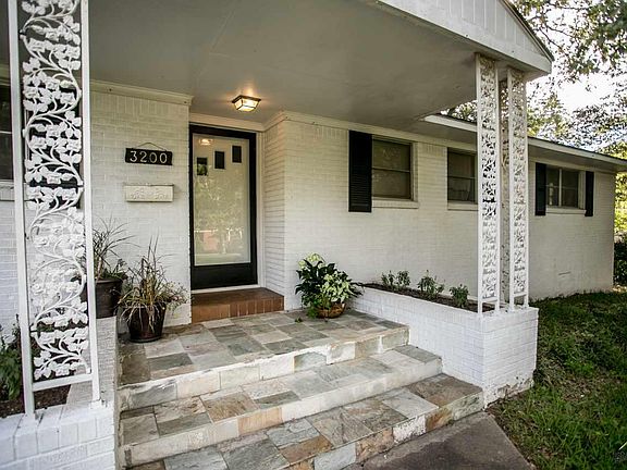 3rd image of 3200 Harwood Dr