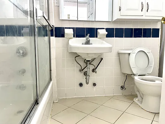 Rented by Compass | media 13