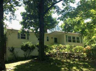 25 Edgemere Rd, Livingston, NJ 07039