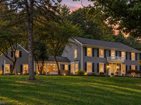 6 Fawn Ridge Rd, Clinton Twp., NJ 08833