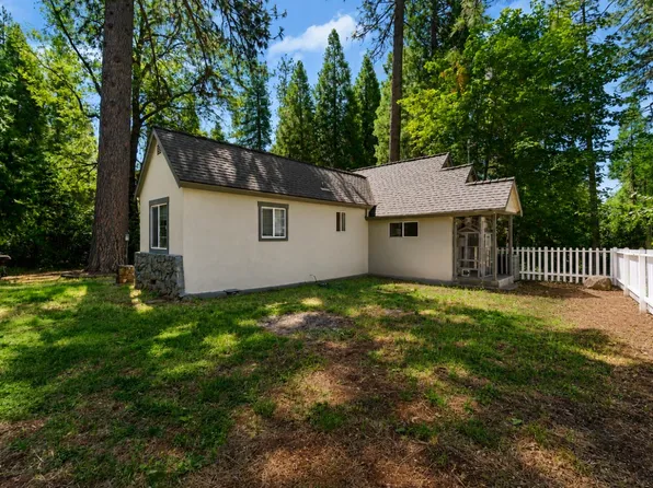 4934 Cedar Dr, Camino, CA 95709