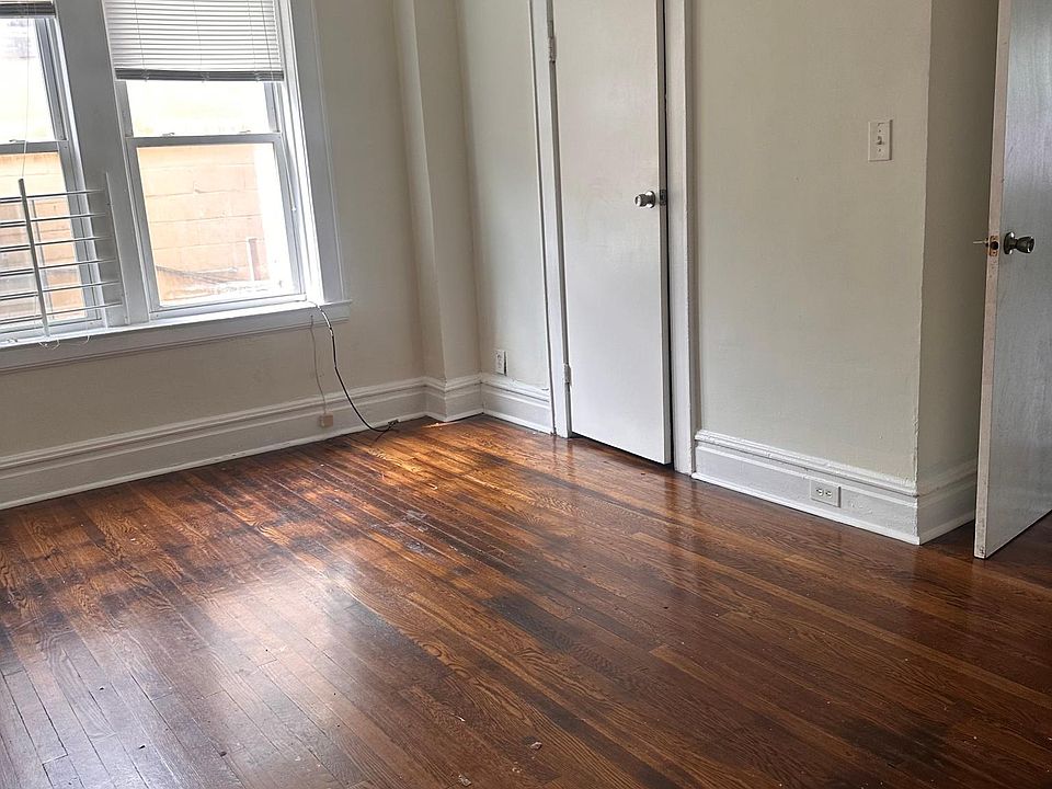 2nd image of 846 S Orange Ave #4