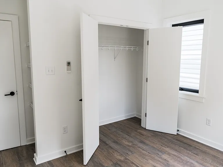 1260 Parkwood Ave — Photo 23