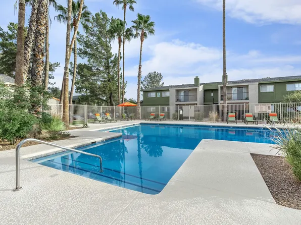 Green Leaf At Broadway