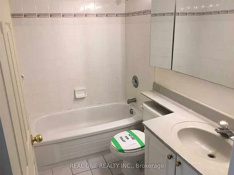 8 Pemberton Ave #UPH06 — Photo 16