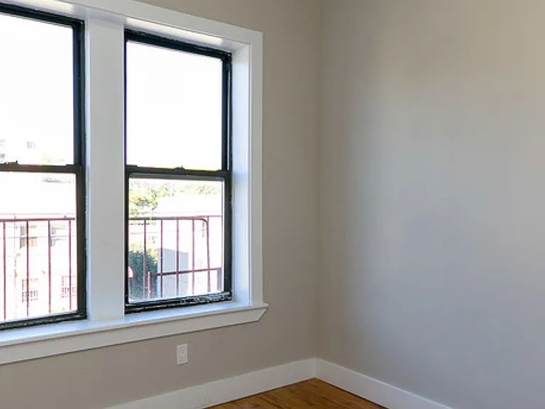 566 Maple St #2F — Photo 24