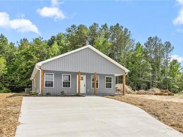 1103 Sunset Dr, Thomasville, NC 27360