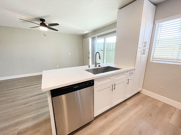4th image of 3162 Monroe Ave #16
