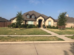 211 Winters Edge Dr, Red Oak, TX 75154
