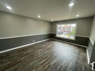 266 Juniper Ln, Bolingbrook, IL 60440