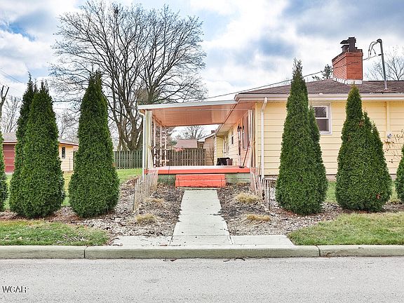 4th image of 1901 Westview Dr