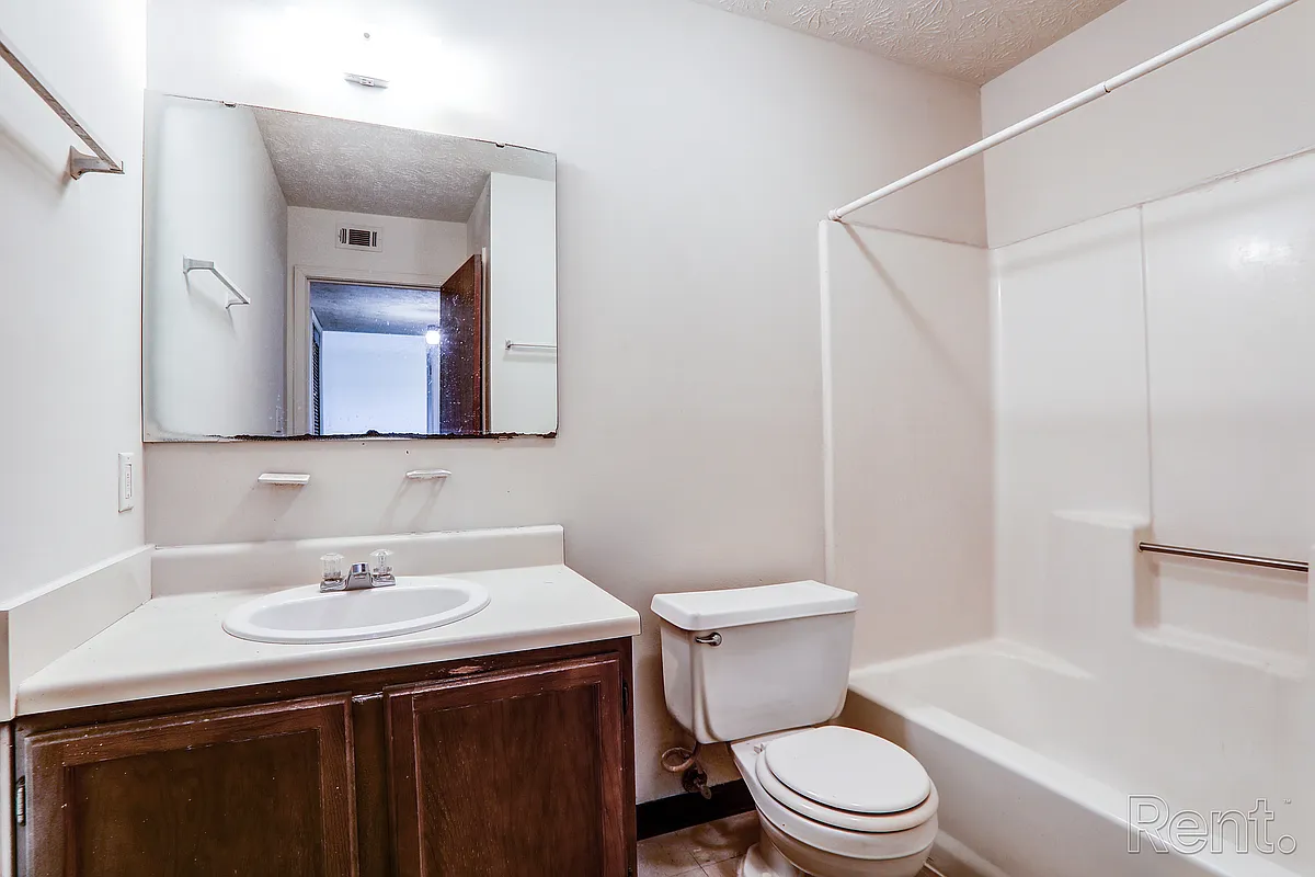 Building Photo - Ozark Estates