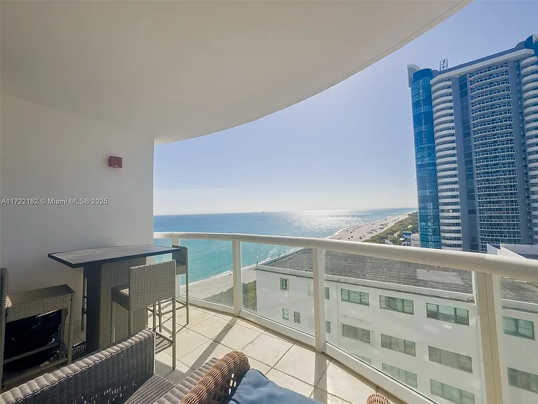 6365 Collins Ave #1506 — Photo 13