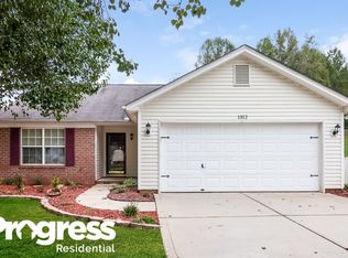 1312 River Run Dr, Lowell, NC 28098