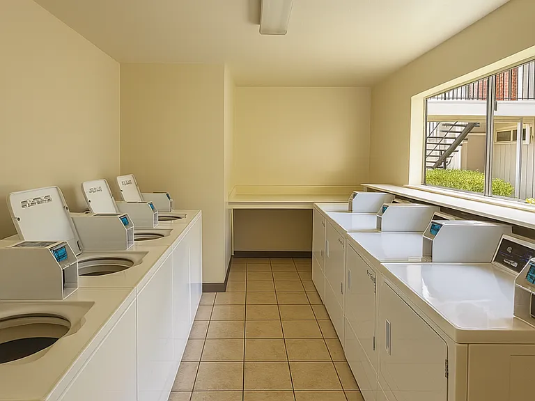 Glenn Manor — Photo 19