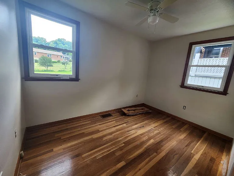 755 York St — Photo 4