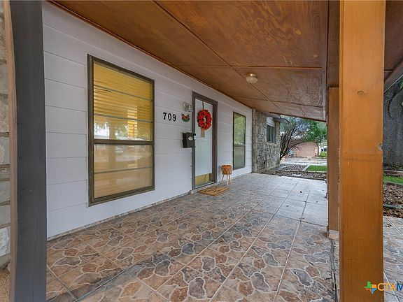 3rd image of 709 Brooks Ave