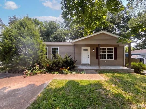 82 Cedar Ridge Dr, Pacific, MO 63069