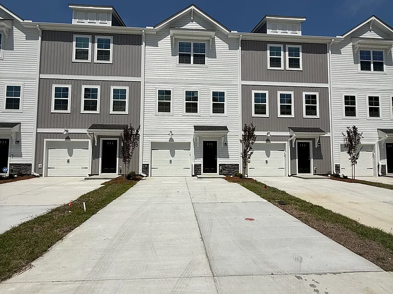 153 Simms Way — Photo 1