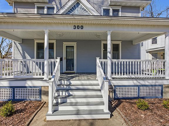 4th image of 300 E Maple St