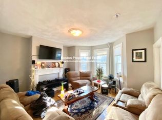 121 Hillside St #3E, Roxbury Crossing, MA 02120