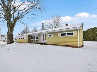 19 Holiday Ln, Enfield, CT 06082