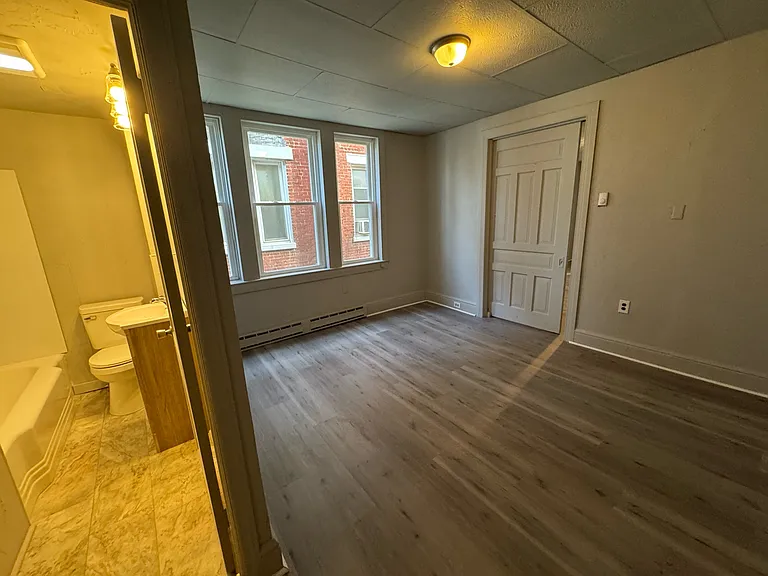 821 N George St #1 — Photo 6