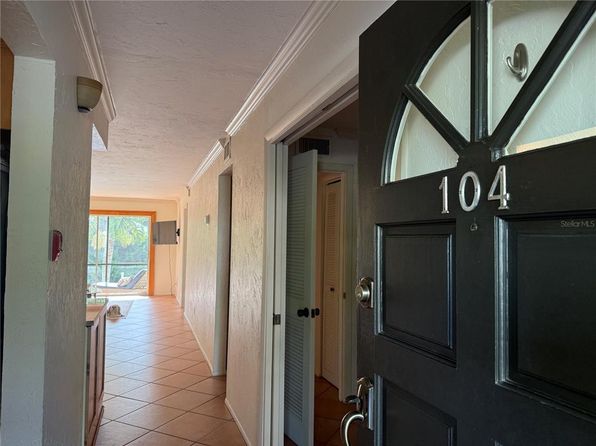 1650 Pine Tree Ln APT 104